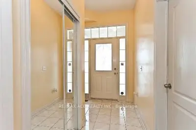 74 Mourning Dove Crescent, Toronto, On M1b 6a8