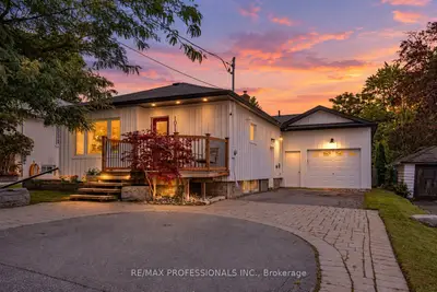 1013 Centre Street S, Whitby, On L1n 4x5