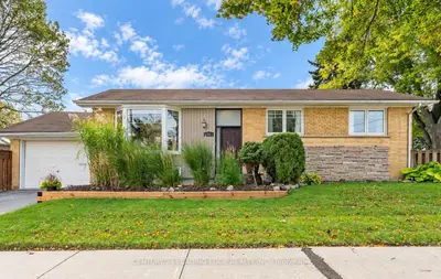 18 Horizon Crescent, Toronto, On M1t 2g3