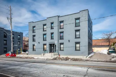 1492 Dundas Street E 3, Toronto, On M4m 1s9