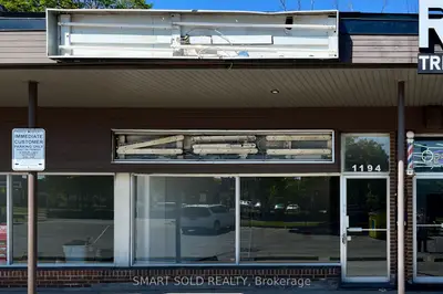 1194 Kennedy Road, Toronto, On M1p 2l1