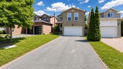 72 Halfmoon Square, Toronto, On M1c 3v3