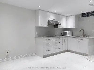 40 Alanbull Square Lower, Toronto, On M1v 4m1