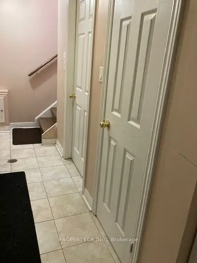 2194 Wildwood Crescent E Lower A, Pickering, On L1x 2r6