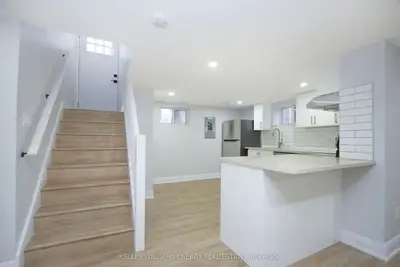 574 Olive Avenue Lower, Oshawa, On L1h 2r3