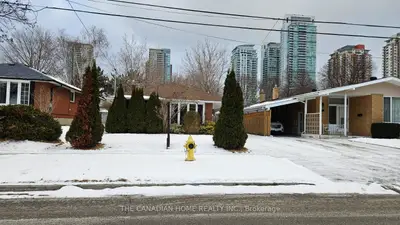 12 Aspendale Drive Main, Toronto, On M1p 4j6