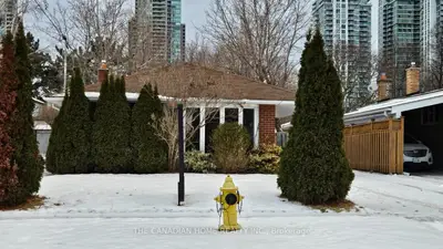 12 Aspendale Drive Main, Toronto, On M1p 4j6