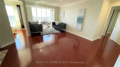 1470 Midland Avenue, Toronto, On M1p 4z4