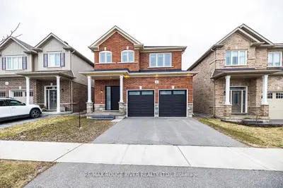 10 Moses Crescent, Clarington, On L1c 0t7