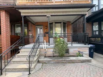 721 Carlaw Avenue Main, Toronto, On M4k 3k8