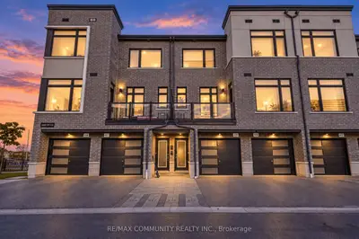 2550 Castlegate Crossing 419, Pickering, On L1x 0h6