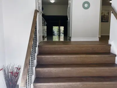 6 Snowhill Crescent, Toronto, On M1s 3t5