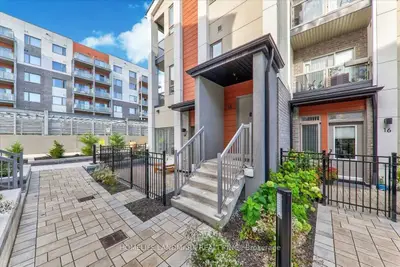 70 Orchid Place Drive 15, Toronto, On M1b 0c4