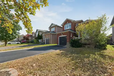 58 Lurosa Crescent, Whitby, On L1r 3a9