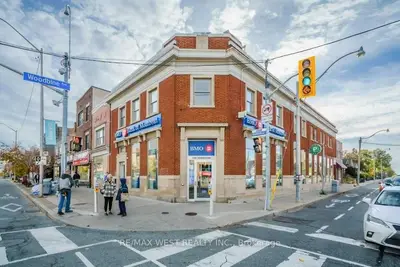 2083 Danforth Avenue 202, Toronto, On M4c 1k1