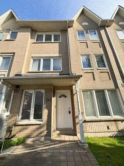 29 Rosebank Drive 707, Toronto, On M1b 5y7