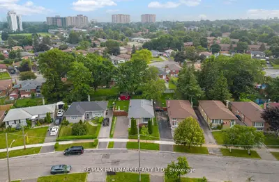 39 Stansbury Crescent Upper, Toronto, On M1k 4r7
