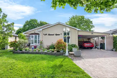 49 Tunmead Square, Toronto, On M1b 1x1