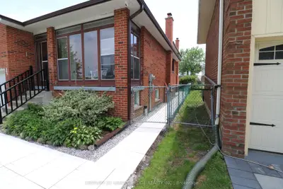 263 Ingleton Boulevard Bsmt, Toronto, On M1v 2a3