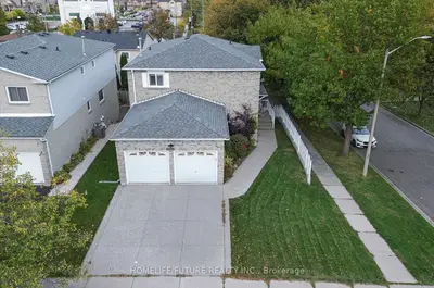 1669 Beaton Way Main & 2nd, Pickering, On L1x 1x7