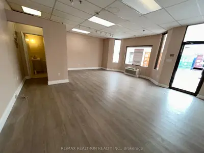 153 Brock Street N 6, Whitby, On L1n 4h3