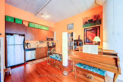201 Carlaw Avenue 205, Toronto, On M4m 2s3