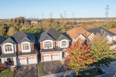 27 Beverton Crescent, Ajax, On L1t 0l8
