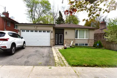 15 Suraty (basement) Avenue, Toronto, On M1p 4c9