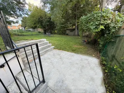 15 Suraty (basement) Avenue, Toronto, On M1p 4c9