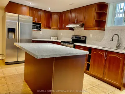 110 Orleans Drive Bsmt, Toronto E10, On M1c 4s4