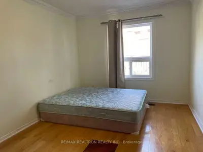 9 Flatwoods Drive Room 1, Toronto, On M1v 4h5