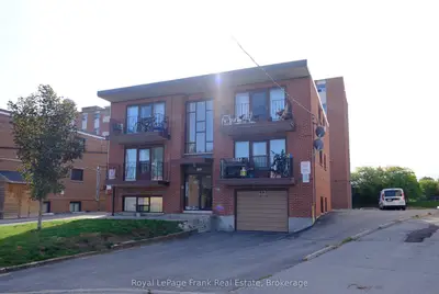 365 Elgin Court 3, Oshawa, On L1j 2p5