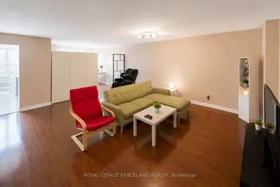 80 Alton Towers Circle 1909, Toronto, On M1v 5e8