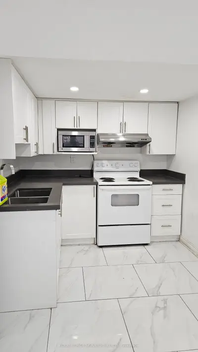 772 Scarborough Golf Club Road Lower, Toronto, On M1g 1j1