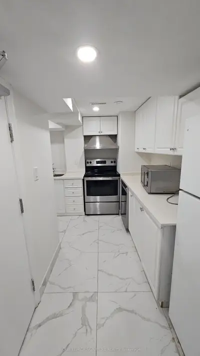 772 Scarborough Golf Club Road Lower, Toronto, On M1g 1j1