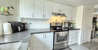 2458 Rosedrop Path # 222, Oshawa, On L1l 0l2