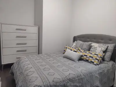 2550 Simcoe Street N 2214, Oshawa, On L1l 0r5