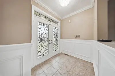 16 Shrewsbury Drive, Whitby, On L1m 0c7