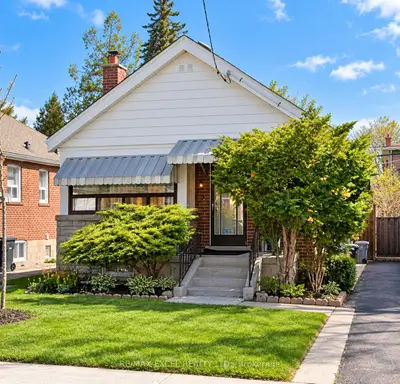 11 Hutton Avenue, Toronto, On M4c 3l2