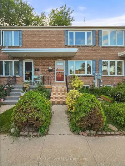 740 Kennedy Street 49, Toronto, On M1k 2c5