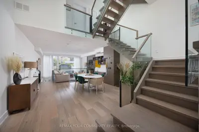 164 Aldwych Avenue, Toronto, On M4j 1x6