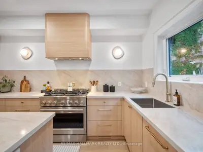 14 Mcgee Street, Toronto, On M4m 2k9