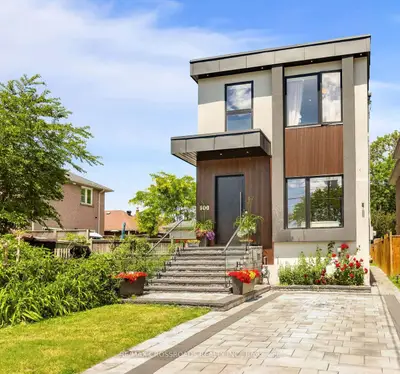 10 Hamstead Avenue, Toronto, On M4c 2s4
