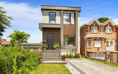 10 Hamstead Avenue, Toronto, On M4c 2s4