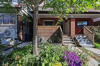 389 Coxwell Avenue, Toronto, On M4l 3b8