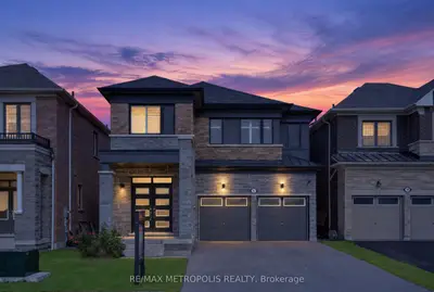 32 Lockyer Drive, Whitby, On L1p 0m2