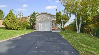 3 Trawley Crescent, Ajax, On L1s 5y7
