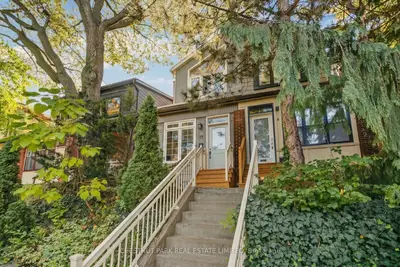 15 Millbrook Crescent, Toronto, On M4k 1h2