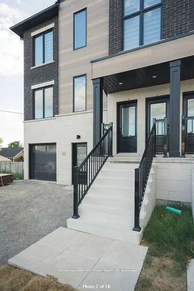 180 Prince Street 3, Oshawa, On L1g 4e6
