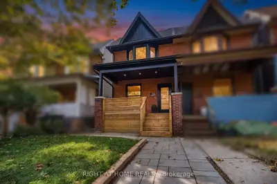 356 Woodfield Road, Toronto, On M4l 2x1